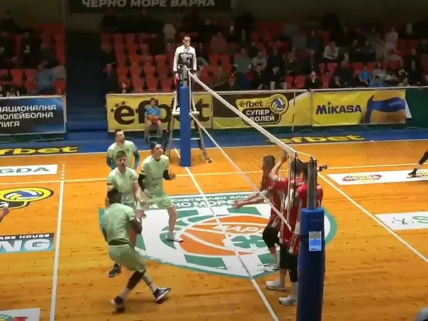small neftohimik naburzo razgromi cherno more vuv varna